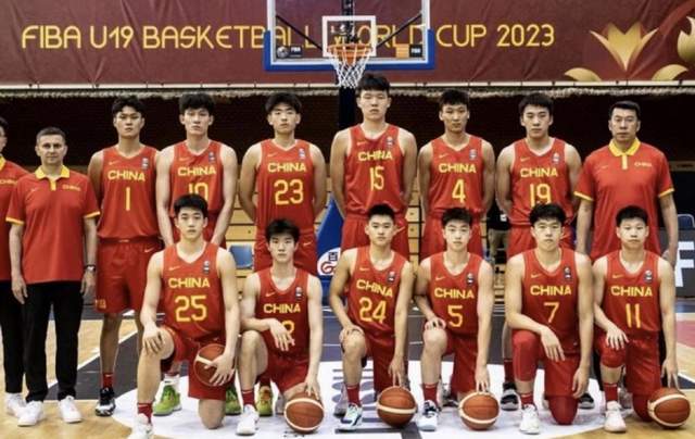 卧槽！詹姆斯跟湖人的矛盾，2021年就发生了...